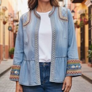 CHICOS BOHO LIGHTWASH BLUE CHAMBRAY JACKET EMBROIDERED RUFFLE PEPLUM STYLE SZ 16
